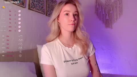 Snapshot of stela_artois chatting on February 2025 09:36:01 PM My name is Stella Nice to meet you Fav Pattern is 111 boobs are real online show from February 2025 09:36:01 PM