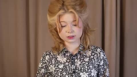 Snapshot of stela_vanila chatting on October 2025 12:41:01 AM Stella online show from October 2025 12:41:01 AM