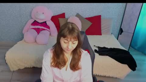 Snapshot of steladream chatting on June 2026 09:35:02 AM Stela online show from June 2026 09:35:02 AM