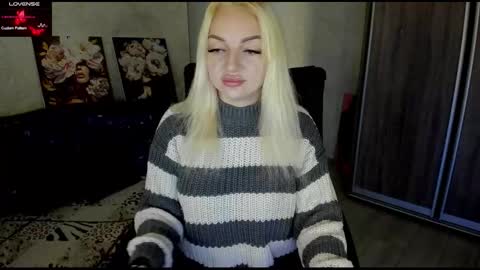 Snapshot of stella__cox chatting on October 2025 05:06:01 AM Stella Cox online show from October 2025 05:06:01 AM