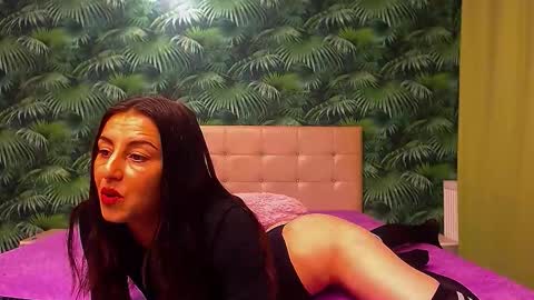 Stella John online show from November 2025 05:06:02 AM