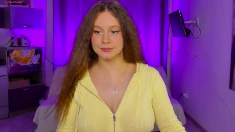 Snapshot of stella_pretty0 chatting on October 2025 12:23:02 PM Stella online show from October 2025 12:23:02 PM