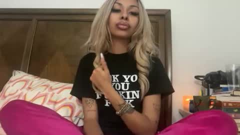 Snapshot of stellaangel chatting on December 2025 05:01:01 AM stellaangel online show from December 2025 05:01:01 AM