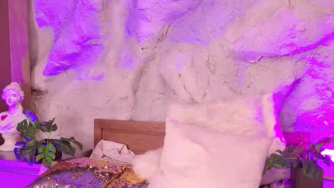 S T E L L A online show from February 2026 11:23:01 PM