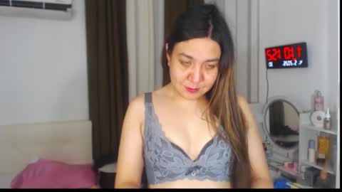 Stella online show from May 2026 03:02:01 AM