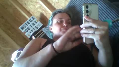 Stella online show from December 2025 06:36:02 PM