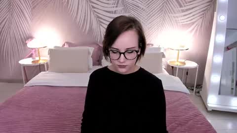 Stella online show from March 2025 04:37:02 AM