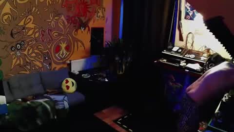 Snapshot of stenlyvrbich chatting on March 2025 10:59:01 PM lee online show from March 2025 10:59:01 PM