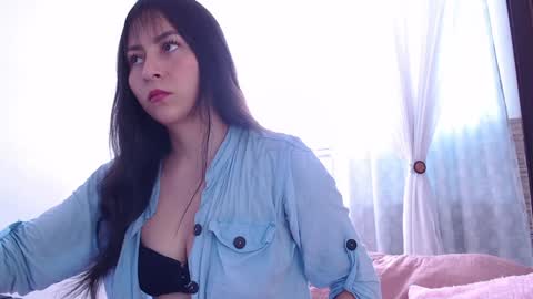 Snapshot of step_daughter_ chatting on January 2025 08:14:02 PM MIA online show from January 2025 08:14:02 PM