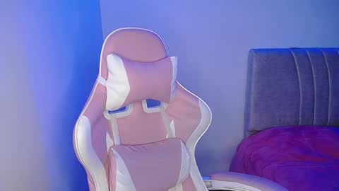 Emma online show from February 2025 01:13:02 AM