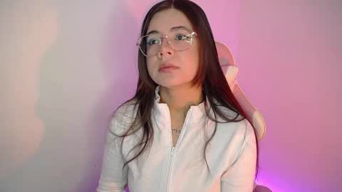 Emma online show from September 2025 12:00:02 AM