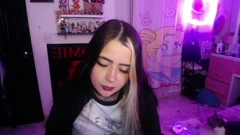 Snapshot of stephani_rousso chatting on May 2026 12:07:01 AM joha cosmo online show from May 2026 12:07:01 AM