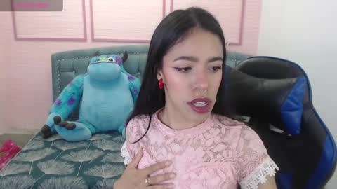 Snapshot of stephania_t chatting on January 2025 10:27:02 AM Stephania online show from January 2025 10:27:02 AM