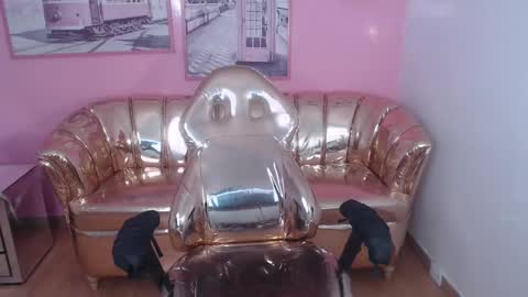 Snapshot of stephania_t chatting on January 2025 01:45:02 PM Stephania online show from January 2025 01:45:02 PM