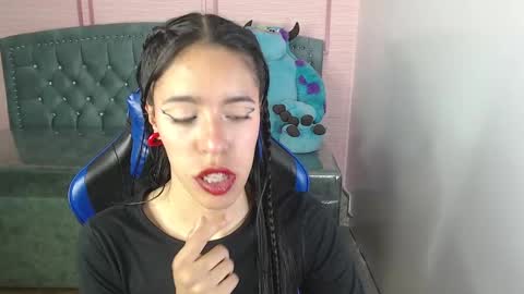 Snapshot of stephania_t chatting on February 2025 10:15:02 PM Stephania online show from February 2025 10:15:02 PM