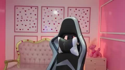 Snapshot of stephania_t chatting on September 2025 12:43:02 PM Stephania online show from September 2025 12:43:02 PM