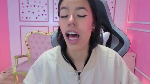 Snapshot of stephania_t chatting on October 2025 11:39:01 AM Stephania online show from October 2025 11:39:01 AM