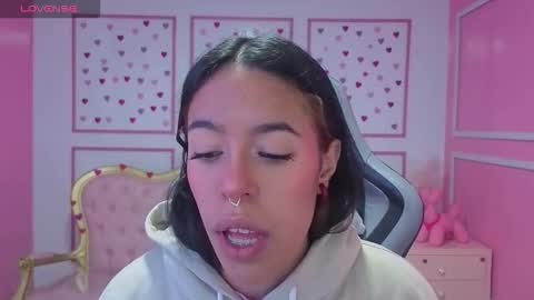 Snapshot of stephania_t chatting on October 2025 11:29:01 AM Stephania online show from October 2025 11:29:01 AM