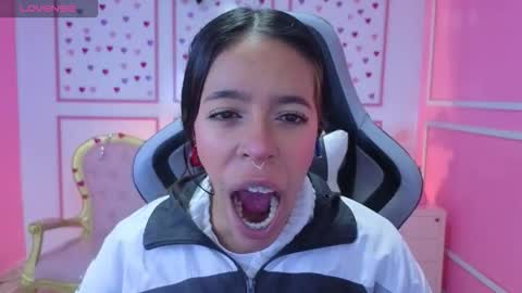 Snapshot of stephania_t chatting on October 2025 11:46:02 AM Stephania online show from October 2025 11:46:02 AM