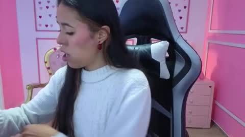 Snapshot of stephania_t chatting on October 2025 12:28:01 PM Stephania online show from October 2025 12:28:01 PM