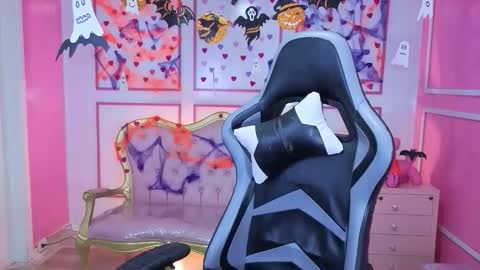 Snapshot of stephania_t chatting on October 2025 12:18:02 PM Stephania online show from October 2025 12:18:02 PM