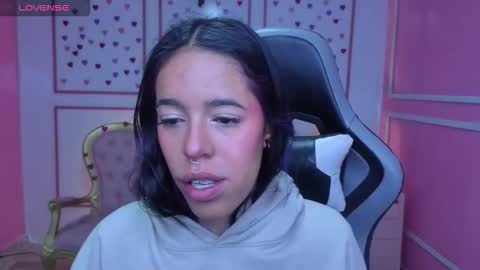 Snapshot of stephania_t chatting on November 2025 12:40:02 PM Stephania online show from November 2025 12:40:02 PM