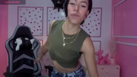 Snapshot of stephania_t chatting on December 2025 12:47:02 PM Stephania online show from December 2025 12:47:02 PM