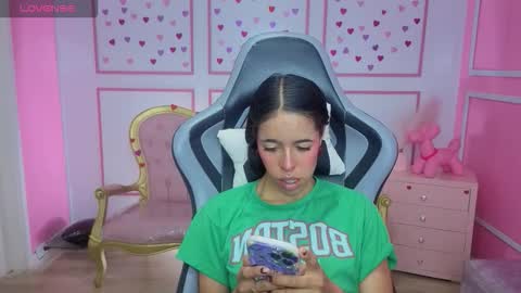 Snapshot of stephania_t chatting on February 2026 12:20:01 PM Stephania online show from February 2026 12:20:01 PM