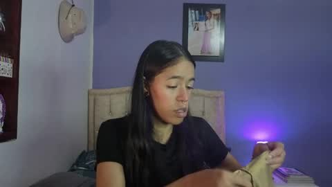 Stephania online show from April 2026 03:37:01 PM