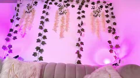 Sofia online show from February 2026 01:04:02 PM