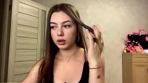 Stephani online show from May 2026 08:36:01 PM