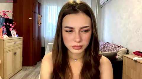 Stephani online show from June 2026 04:06:01 PM