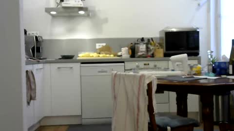 stephane online show from December 2024 10:32:01 AM