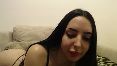 Snapshot of stepmommy19 chatting on February 2026 07:07:01 PM StepMommy19 online show from February 2026 07:07:01 PM