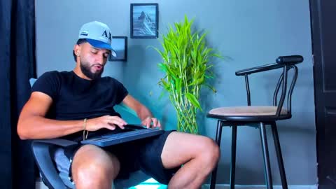 Snapshot of stev_velez chatting on March 2026 03:01:01 PM Steve online show from March 2026 03:01:01 PM