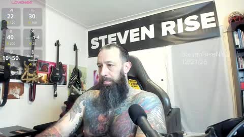 Snapshot of stevenrisenyc chatting on December 2025 02:35:01 PM StevenRiseNYC online show from December 2025 02:35:01 PM