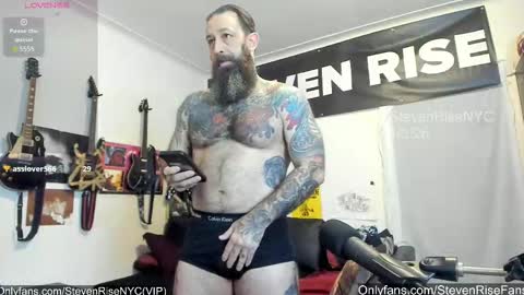 Snapshot of stevenrisenyc chatting on January 2026 01:25:02 PM StevenRiseNYC online show from January 2026 01:25:02 PM