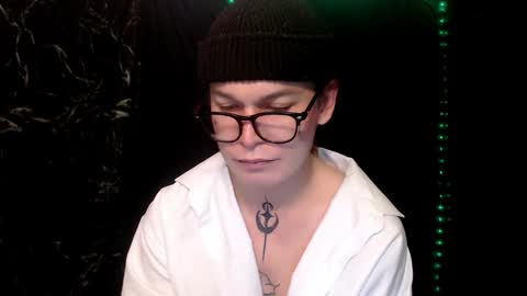 Snapshot of stevenspirs chatting on November 2025 09:41:02 PM Steve online show from November 2025 09:41:02 PM