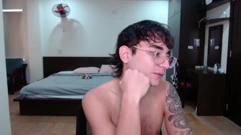 Alex   online show from January 2025 03:14:01 AM