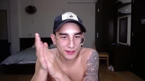 Alex   online show from February 2025 05:36:02 PM