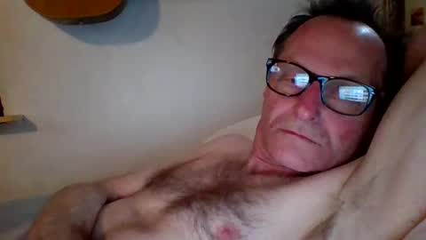 Snapshot of steviehard7 chatting on January 2025 03:30:01 AM steviehard7 online show from January 2025 03:30:01 AM