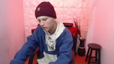 Snapshot of stich_23 chatting on June 2026 05:45:01 AM Stich online show from June 2026 05:45:01 AM