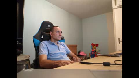 Snapshot of stickolive1 chatting on September 2025 09:05:02 PM stickolive1 online show from September 2025 09:05:02 PM