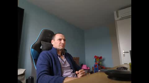 Snapshot of stickolive1 chatting on September 2025 10:40:02 AM stickolive1 online show from September 2025 10:40:02 AM