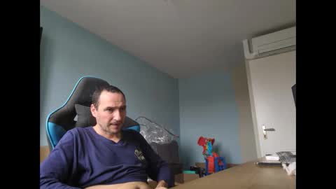 Snapshot of stickolive1 chatting on October 2025 11:43:01 AM stickolive1 online show from October 2025 11:43:01 AM