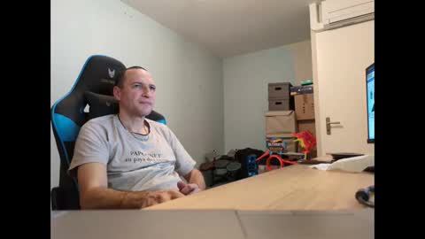 Snapshot of stickolive1 chatting on January 2026 11:32:02 PM stickolive1 online show from January 2026 11:32:02 PM