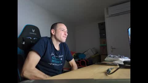 Snapshot of stickolive1 chatting on February 2026 11:33:01 PM stickolive1 online show from February 2026 11:33:01 PM