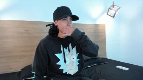 stivenbenet1 online show from December 2024 01:05:02 PM