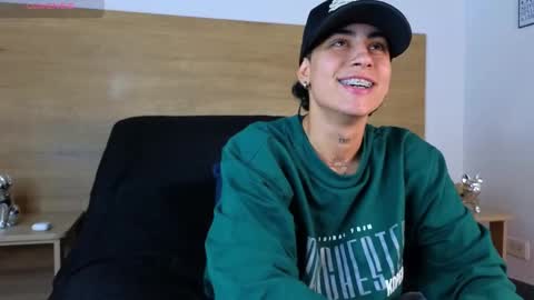 stivenbenet1 online show from September 2025 09:52:02 PM