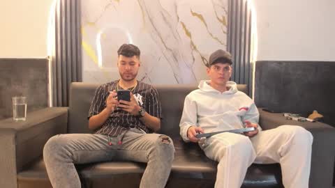 Snapshot of stivendreams chatting on March 2026 05:13:01 AM friends online show from March 2026 05:13:01 AM